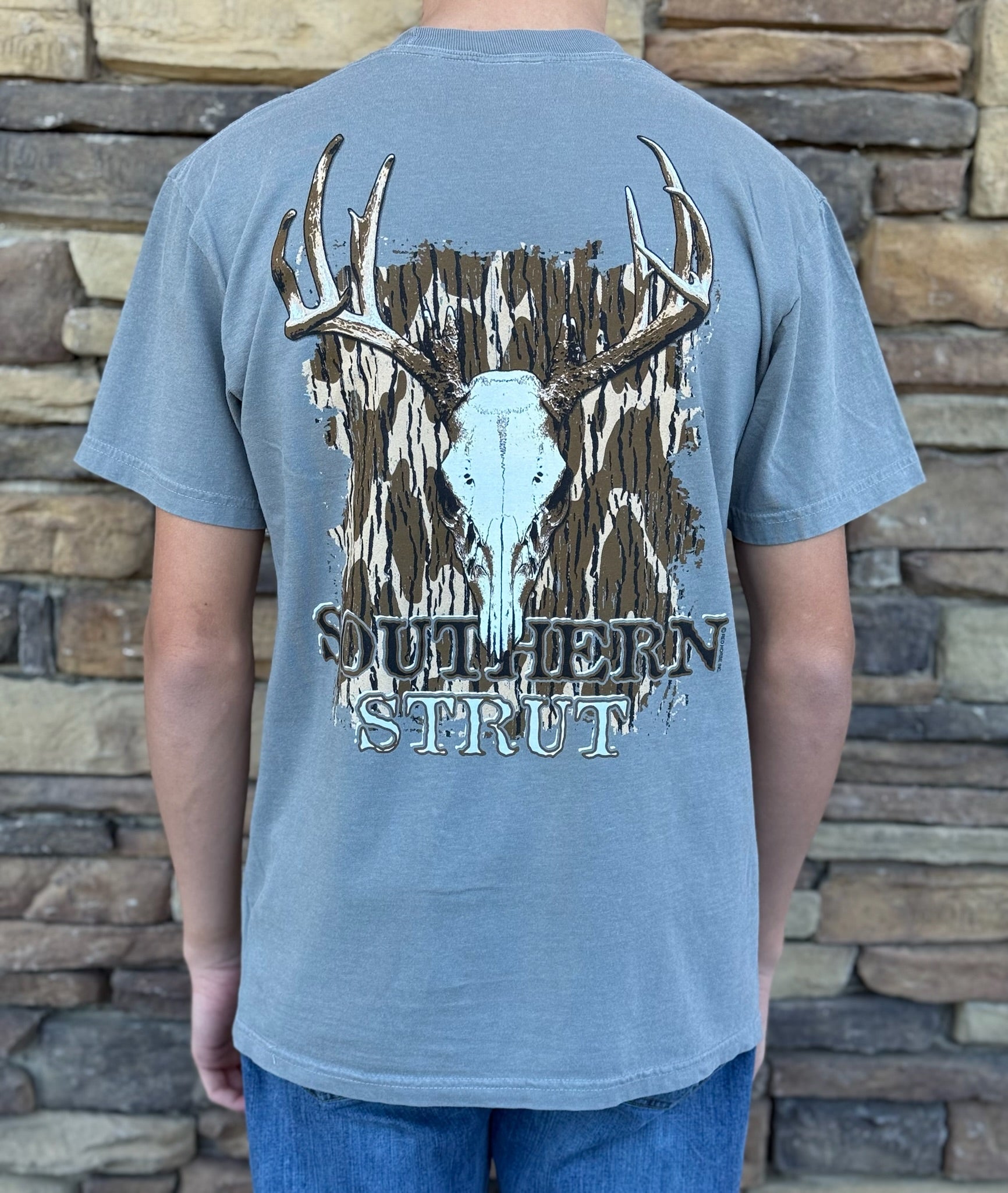 Southern Strut deer skull grey tee